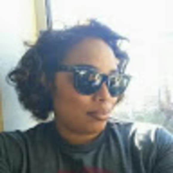 Meet your Posher, Melissa - Picture 1 of 1